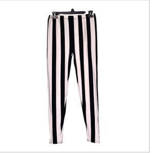 🌵Black & White Vertical Striped Leggings Size ONE SIZE